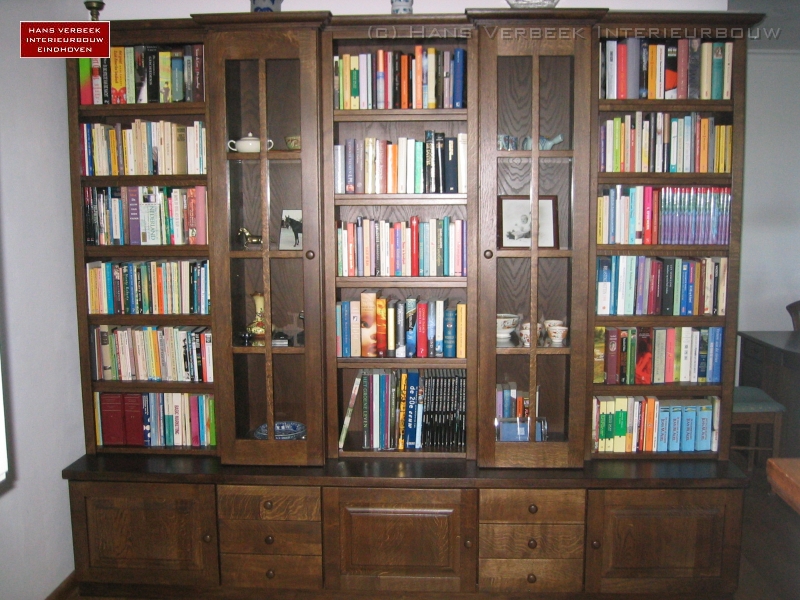 Massief eiken boekenkast op maat 2.JPG